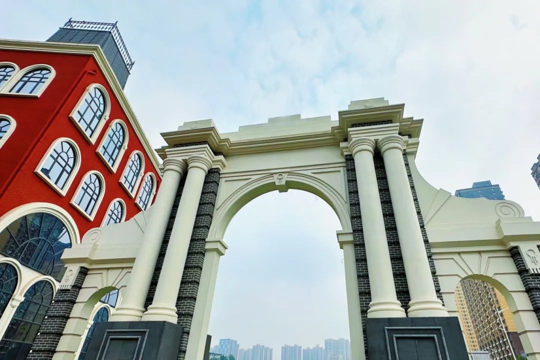 梦想启航，创新引领未来！西安藤信高级中学震撼来袭！