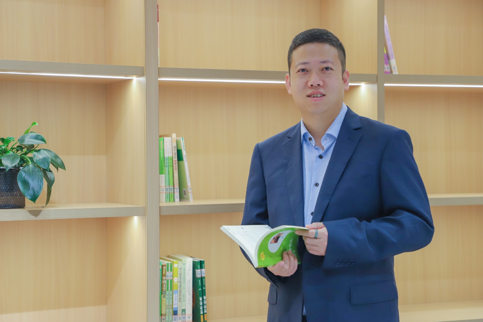 吕鹏飞.jpg