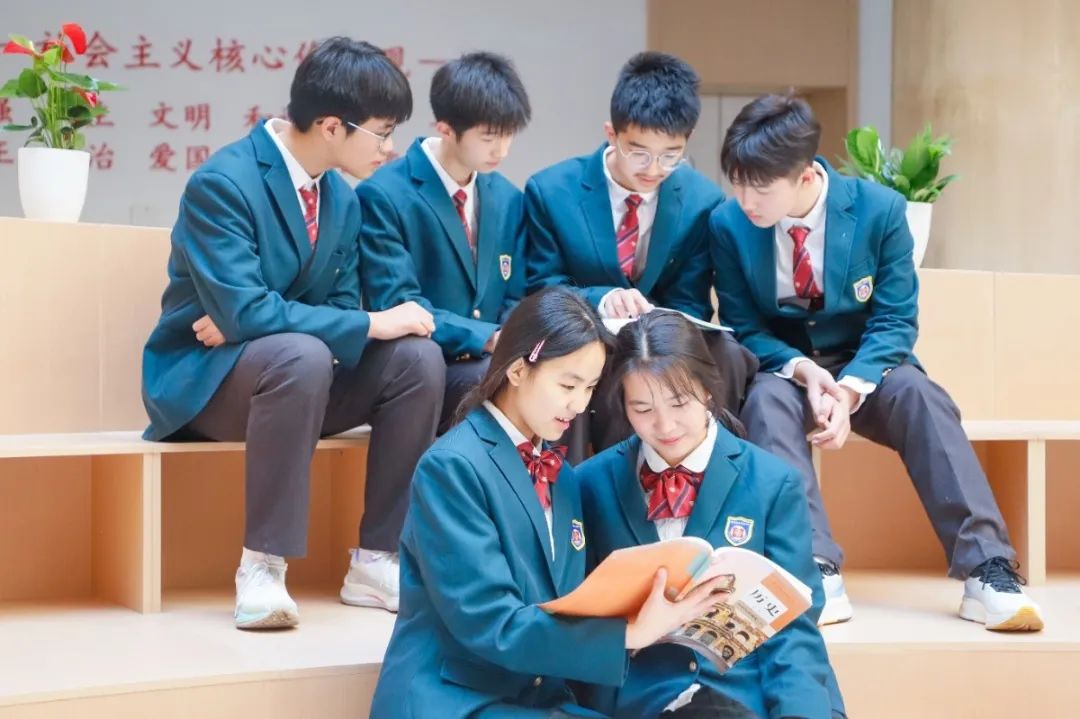 西安藤信高级中学新学期返校通知