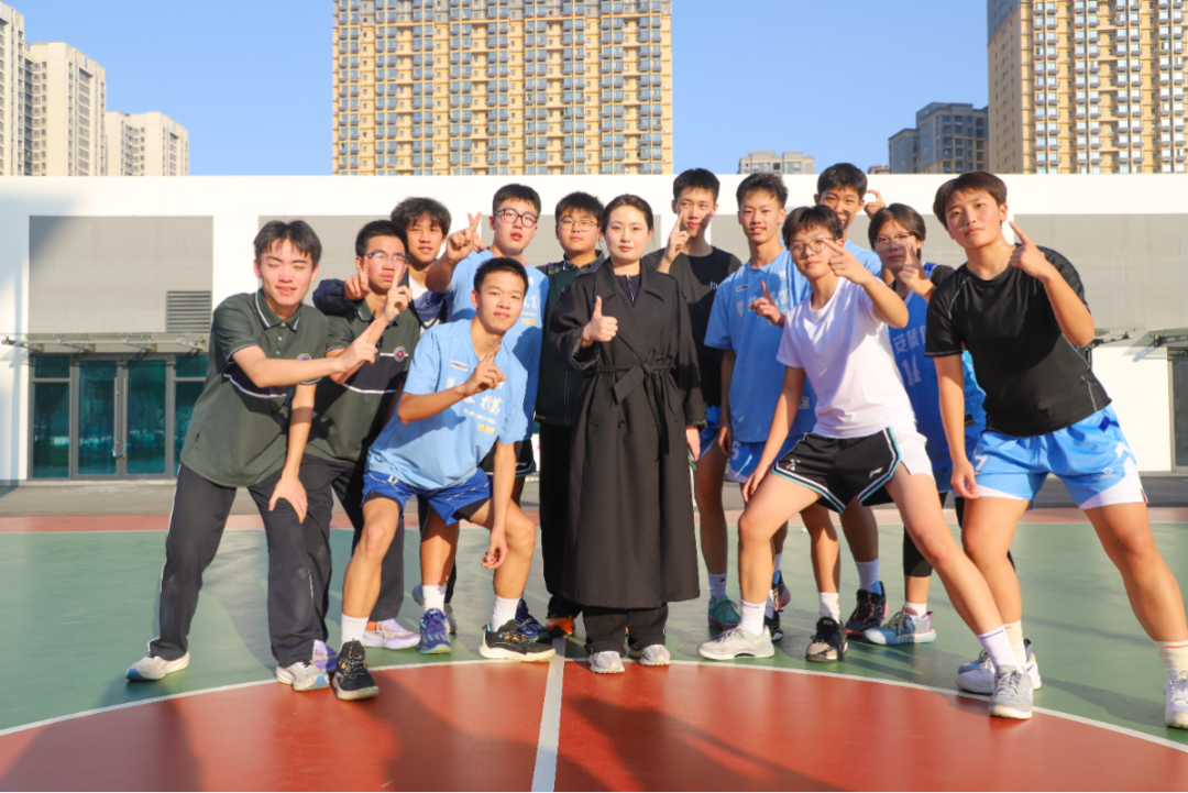 热血筑梦 巅峰对决 | 西安藤信高级中学第二届“藤信杯”校园篮球联赛圆满落幕！