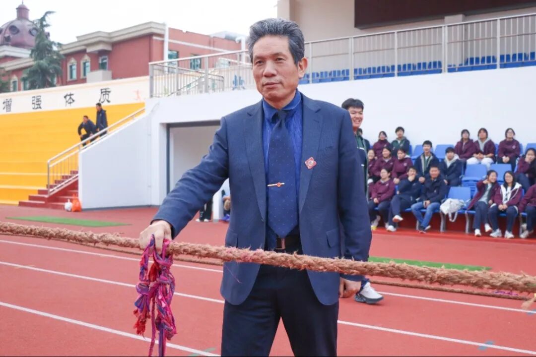热血拔河竞风采 阳光运动促成长 | 西安藤信高级中学第二届拔河比赛燃动校园